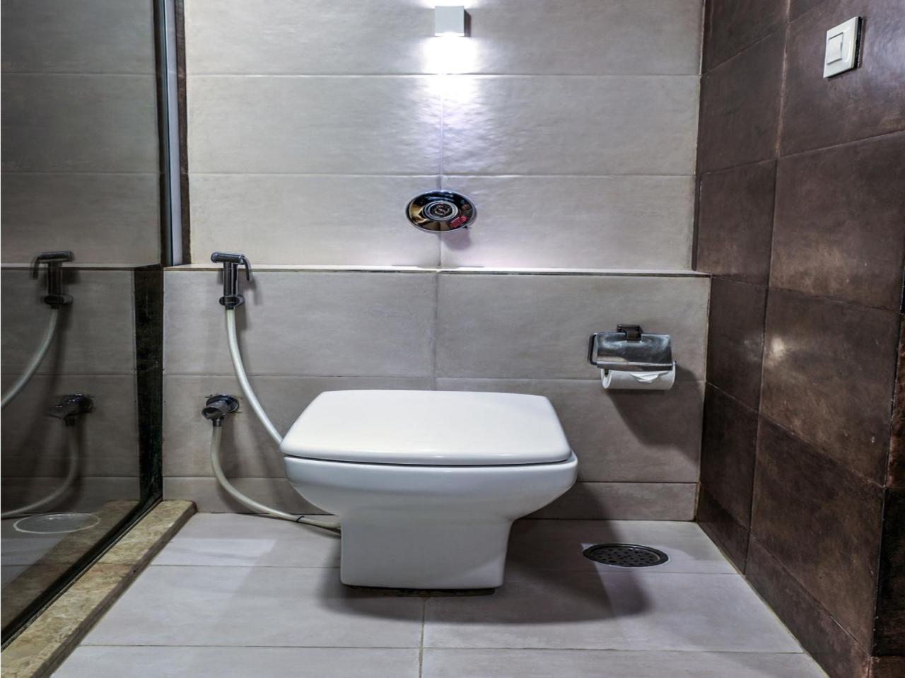 Capital O 1251 Hotel Suprabha Warangal Eksteriør bilde